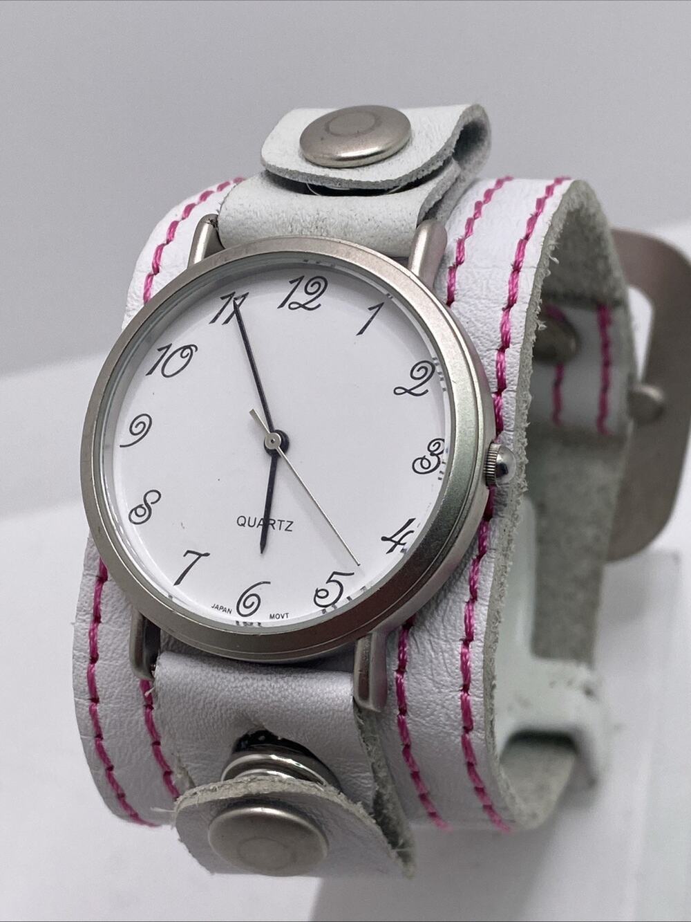Womens White Leather Band Watch New Battery
